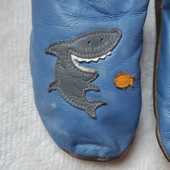 Robeez Vintage Leather Shark - sz 3-4 years  (Rare Size) - Picture 3 of 8